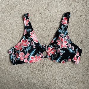 BNWOT Floral Old Navy Bikini Top